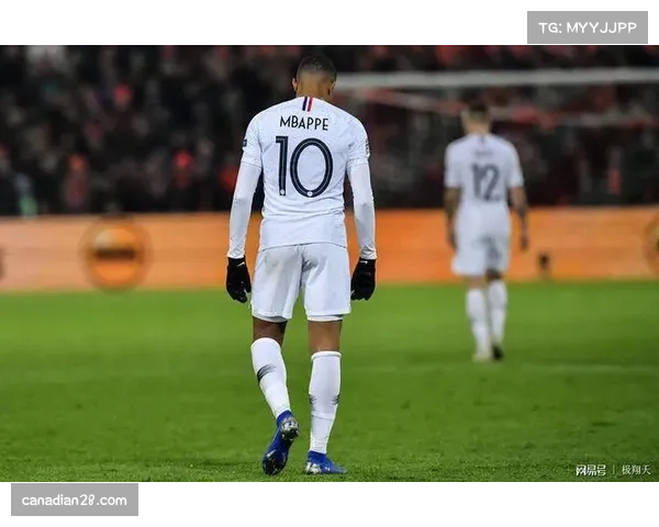 杜埃法超杯四射门一中框，攻防两端表现活跃